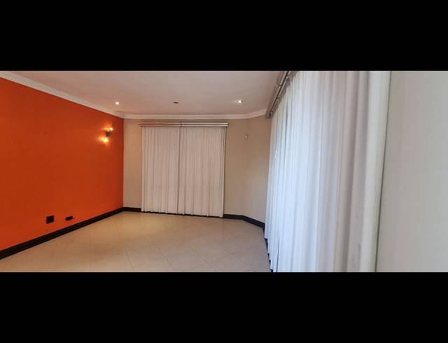 3 BEDROOM HOUSE FOR SALE IN SOMERSET PARK